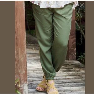 Matilda Jane Field Notes pants Joggers, Small.